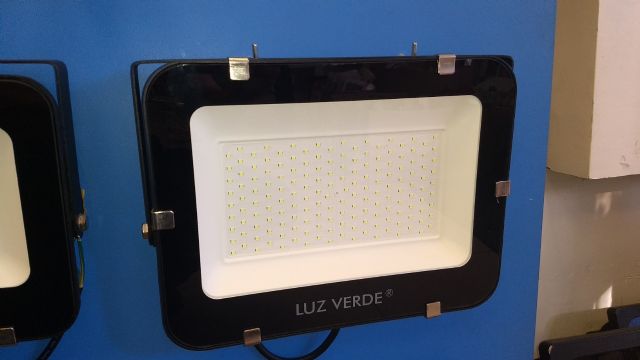 Proyector 30w LED 6000k Luz Verde